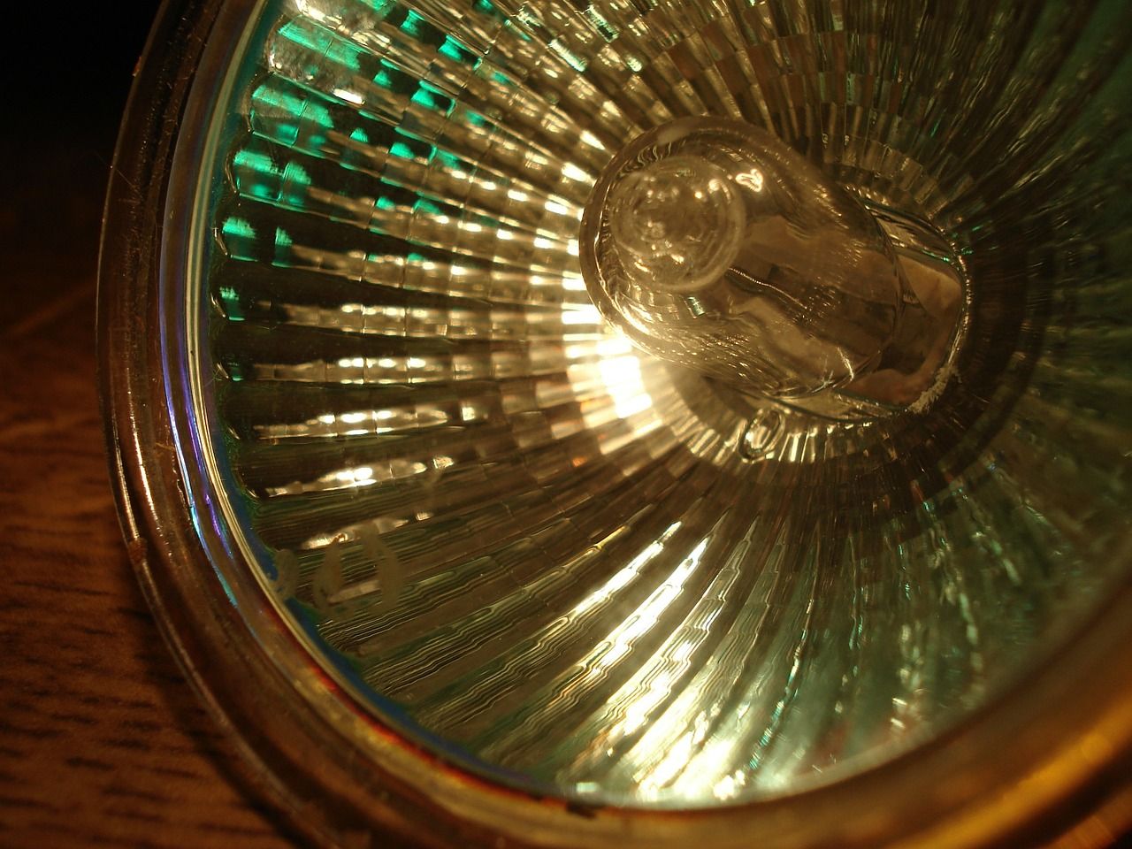 Halogen Bulb Ban: Why it’s happening and what your alternatives are...