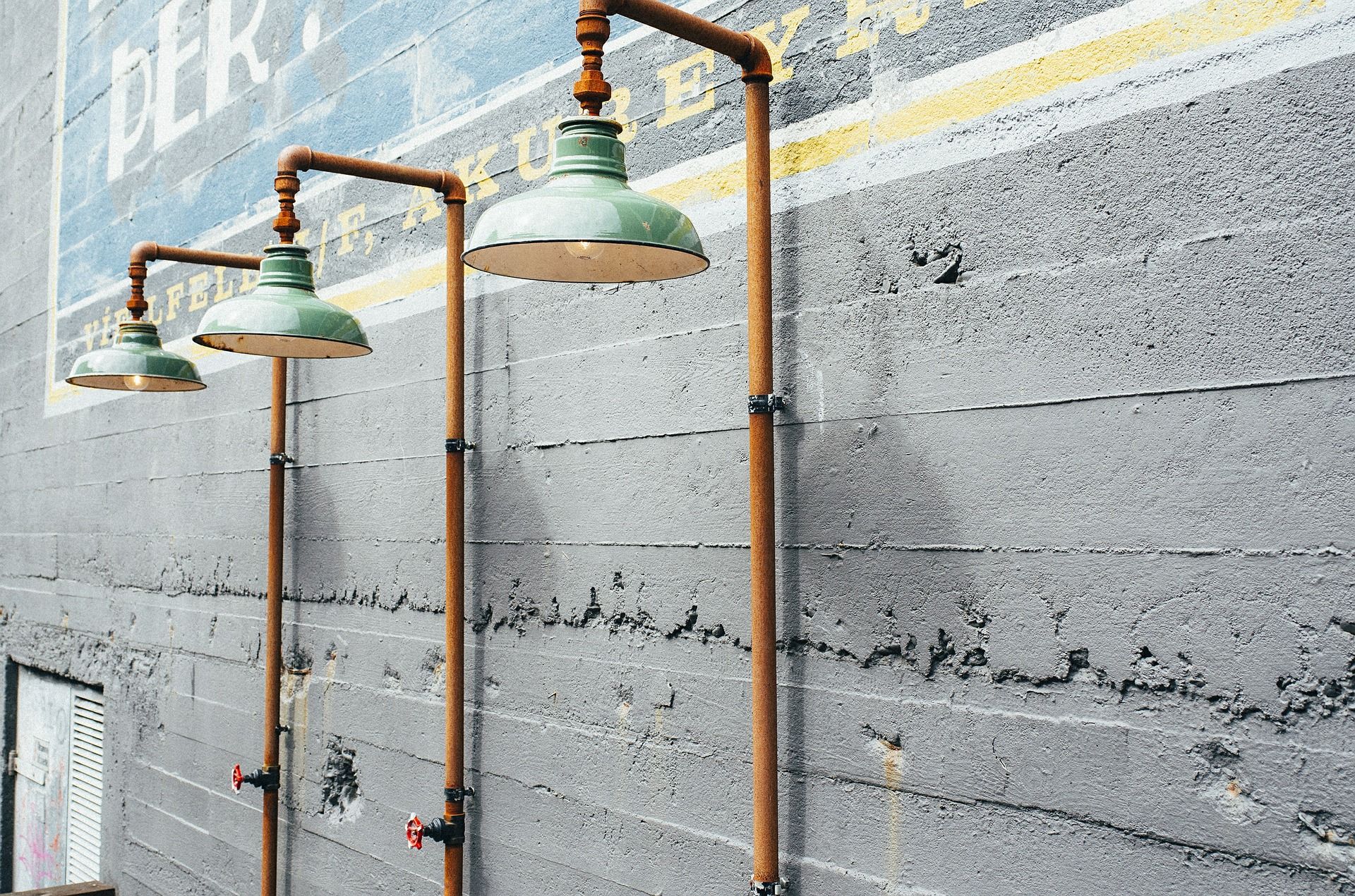 How to create an outdoor light feature for your garden